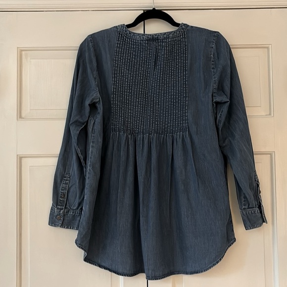 J. Jill Denim Pleated Blouse Size Small Blue Chambray Pintuck Button Down Blouse - Picture 7 of 10